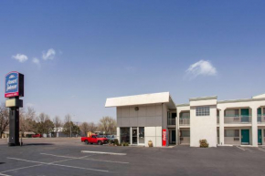 Howard Johnson by Wyndham Colorado Springs  Колорадо-Спрингс